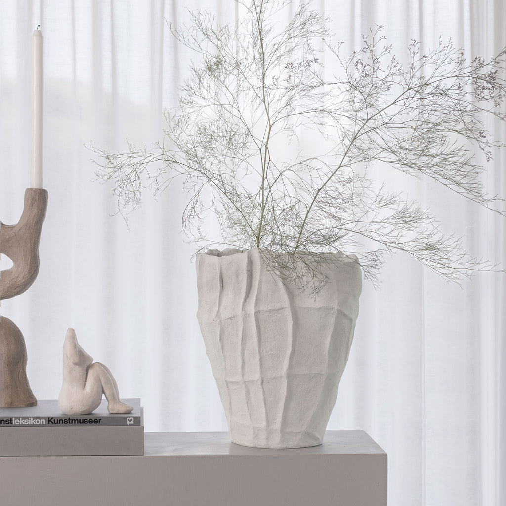 Mākslinieciska vāze